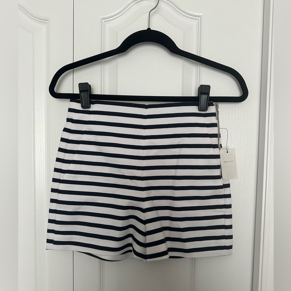 NWT RW&CO. Navy White Striped High Waisted Women Shorts size 0